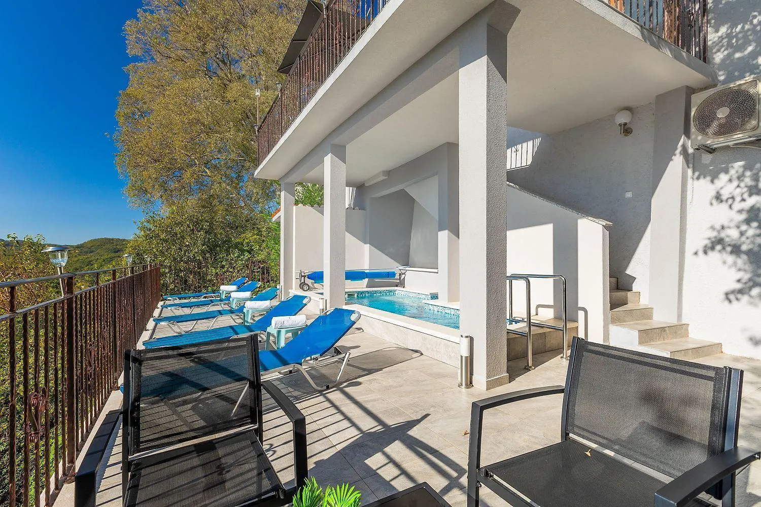 Beeindruckendes Apartment Mit Panoramablick, Pool, Privatparkplatz, Grill Croatia