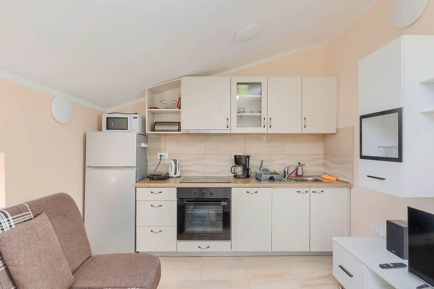 Beeindruckendes Apartment Mit Panoramablick, Pool, Privatparkplatz, Grill Pazin
